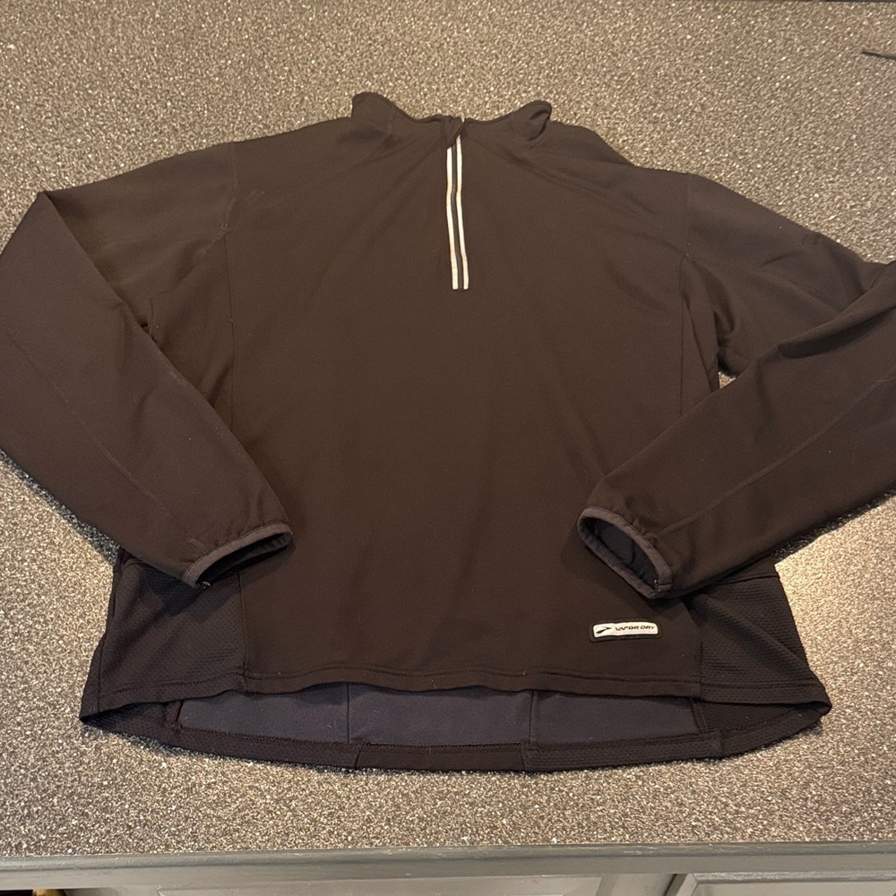 Brooks Women’s  Running Black Pullover - size Large